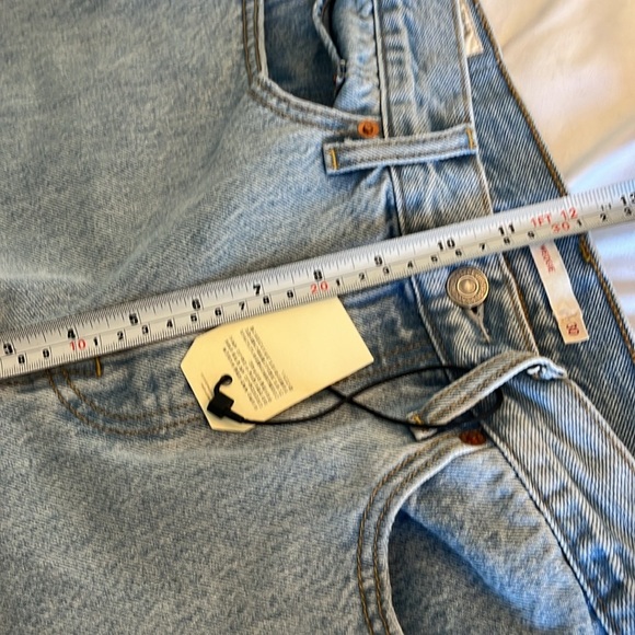 Levi's Premium WEDGIE FIT Light Wash Size 30, High Rise, Straight Leg Distressed - Picture 15 of 17